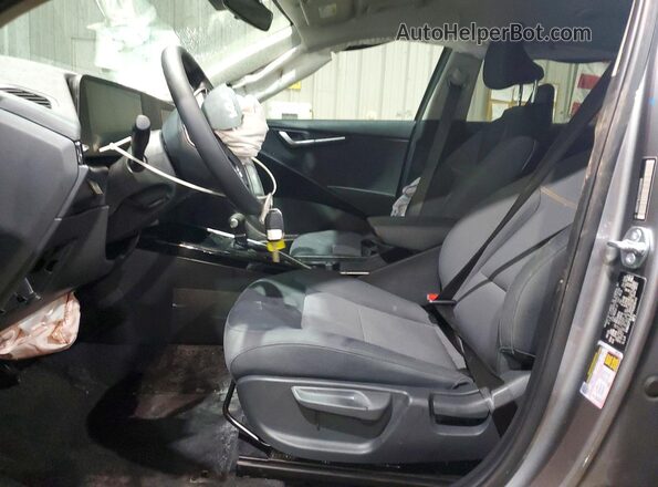 KNDCP3LE2T5323040 2026 KIA NIRO Gray Սալոնի դիմացի տեսք