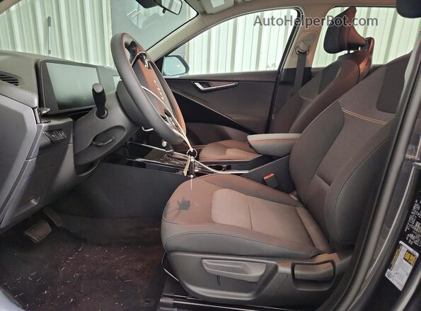KNDCP3LE3T5316145 2026 KIA NIRO Black Սալոնի դիմացի տեսք