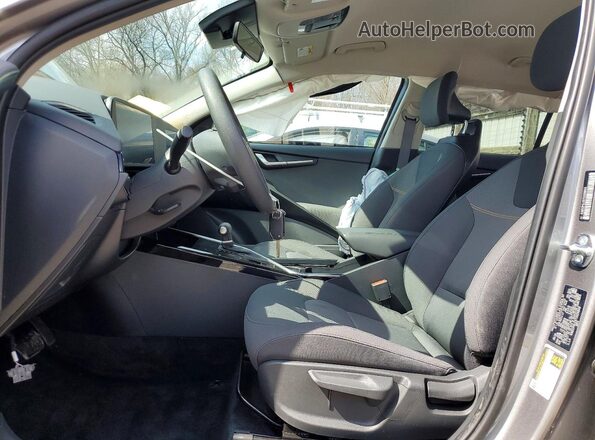 KNDCP3LE5T5326840 2026 KIA NIRO Серый Вид салона спереди