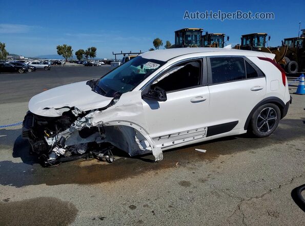 KNDCP3LE6T5339841 2026 KIA NIRO White Front left