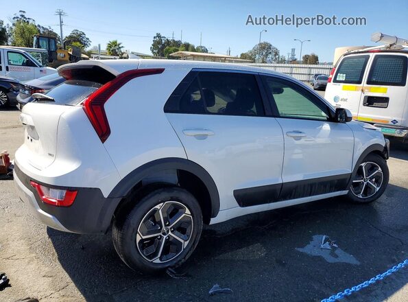 KNDCP3LE6T5339841 2026 KIA NIRO White Rear right