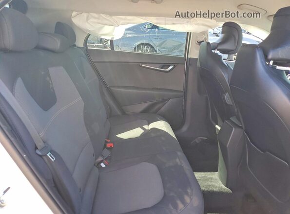 KNDCP3LE6T5339841 2026 KIA NIRO White Rear seats view
