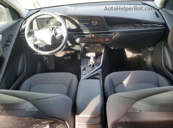 KNDCP3LE9T5319454 2026 KIA NIRO Black Вид панелі приладів