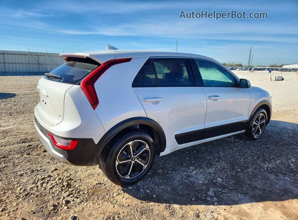 KNDCP3LE9T5320491 2026 KIA NIRO Белый Задняя правая четверть