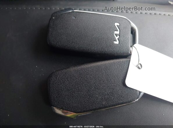 KNDCR3LE0P5036358 2023 KIA NIRO Серебряный Вид панели приборов