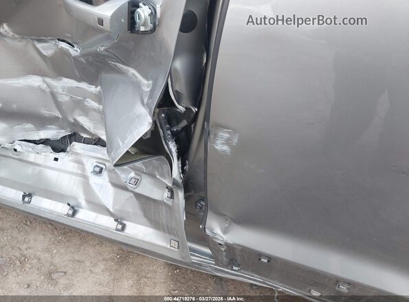 KNDCR3LE0P5036358 2023 KIA NIRO Серебряный Вид подкапотного пространства