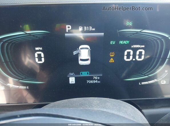 KNDCT3LE4R5136466 2024 KIA NIRO Зеленый Вид задних сидений