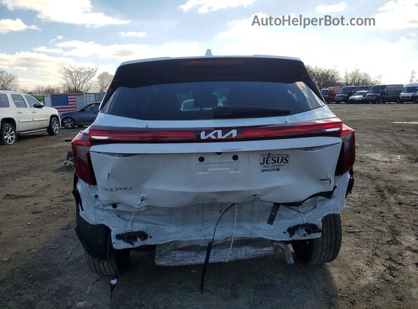 KNDEPCAAXR7607750 2024 KIA SELTOS White Rear view