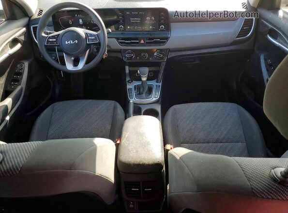 KNDEPCAAXR7607750 2024 KIA SELTOS White Dashboard view