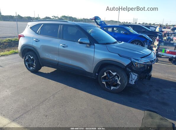 KNDEU2AA8T7874136 2026 KIA SELTOS Серый Передняя правая четверть