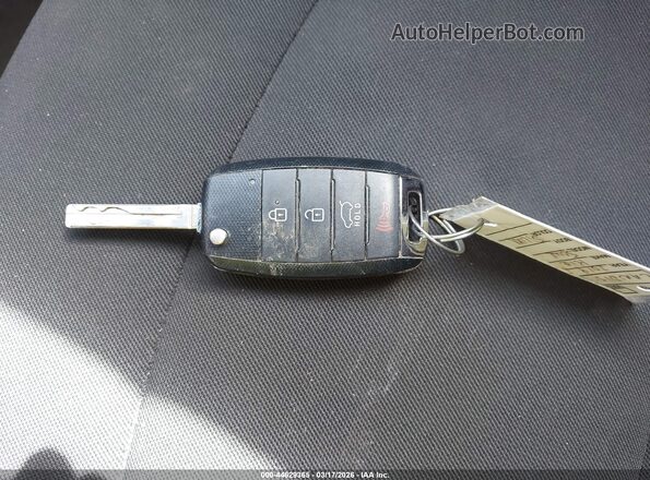 KNDJN2A23K7011750 2019 KIA SOUL Серебряный Вид панели приборов