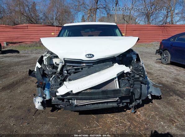 KNDJP3A5XJ7624490 2018 KIA SOUL Белый Вид задней части салона