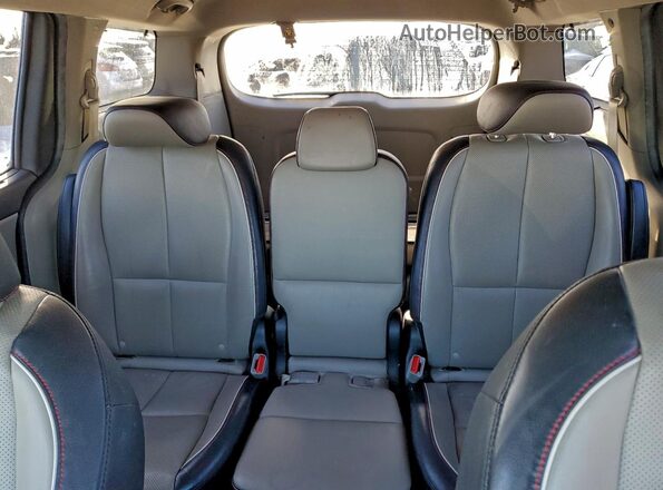 KNDMB5C11K6566844 2019 KIA SEDONA Burgundy უკანა სავარძლების ხედი