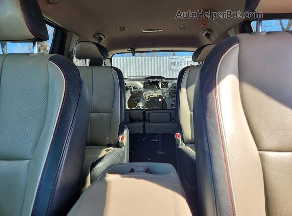 KNDMB5C14K6539802 2019 KIA SEDONA Silver Rear seats view