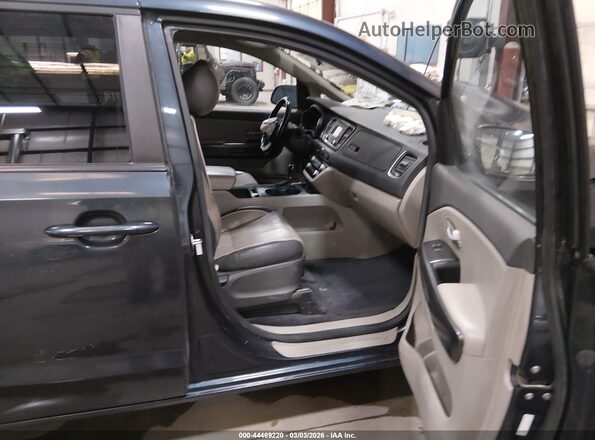 KNDMB5C15G6208766 2016 KIA SEDONA Синий Вид салона спереди
