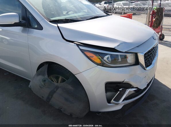 KNDMB5C15K6506114 2019 KIA SEDONA Серебряный Вид спереди