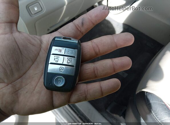 KNDMB5C15K6506114 2019 KIA SEDONA Серебряный Вид панели приборов