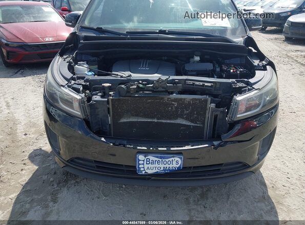 KNDMB5C16J6379792 2018 KIA SEDONA Черный Вид спереди