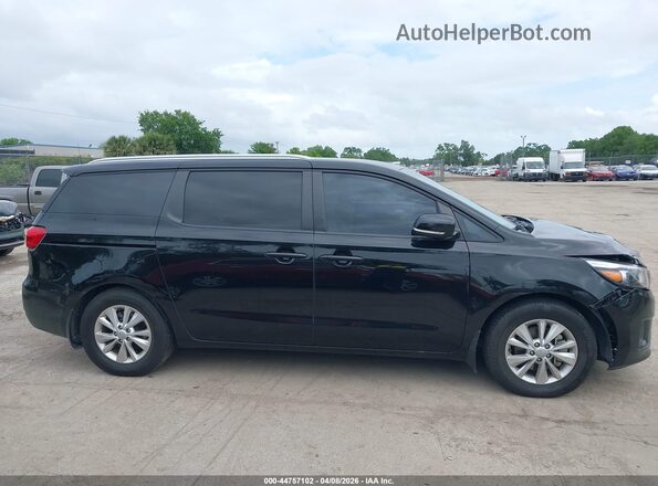 KNDMB5C17H6319952 2017 KIA SEDONA Black Vista interior trasera