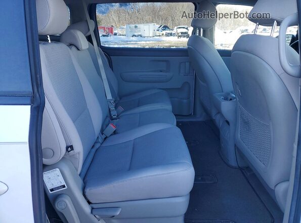 KNDMB5C18J6383164 2018 KIA SEDONA Белый Вид задней части салона