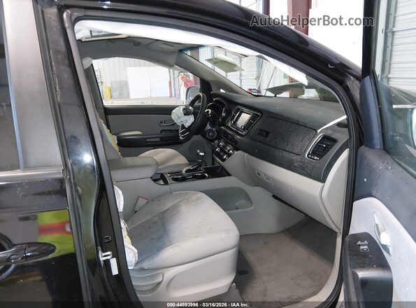 KNDMB5C18K6511095 2019 KIA SEDONA Черный Вид салона спереди