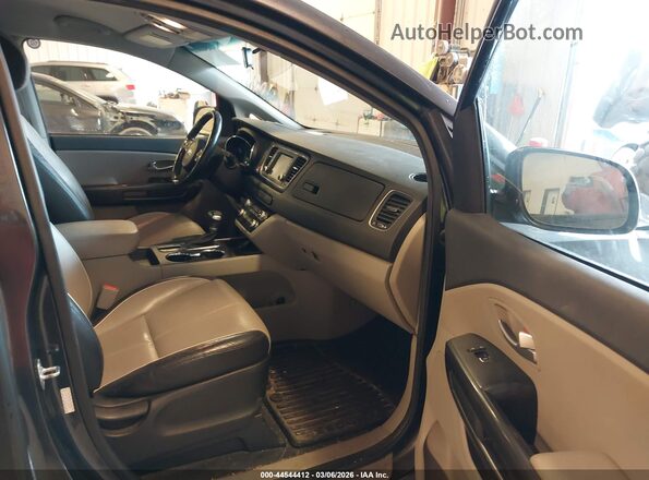 KNDMB5C18K6556599 2019 KIA SEDONA Серый Вид салона спереди