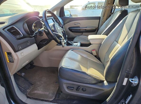 KNDMB5C19H6314865 2017 KIA SEDONA Серый Вид панели приборов