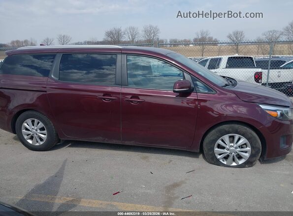 KNDMB5C19J6375123 2018 KIA SEDONA Maroon Widok wnętrza z tyłu