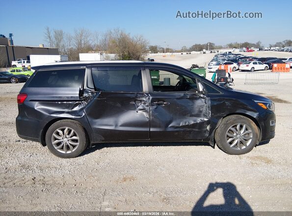 KNDMB5C19L6609358 2020 KIA SEDONA Black Rear interior view