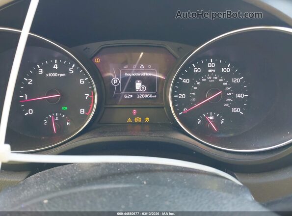 KNDMB5C1XH6251324 2017 KIA SEDONA Бордовый Вид задних сидений