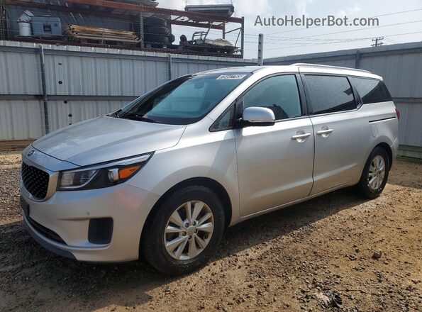 KNDMB5C1XH6267717 2017 KIA SEDONA Серебряный Передняя левая четверть