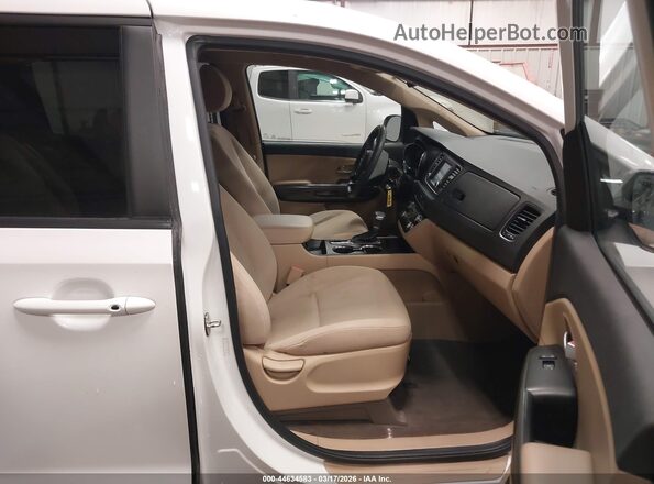 KNDMB5C1XK6553428 2019 KIA SEDONA White Вид салону спереду