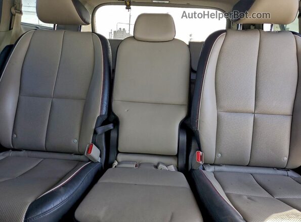 KNDMC5C19K6561498 2019 KIA SEDONA White Rear seats view