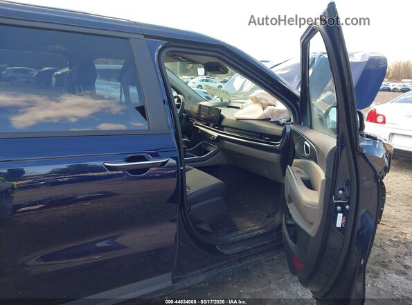 KNDNB5K33T6610352 2026 KIA CARNIVAL MPV Dark Blue Вид салона спереди