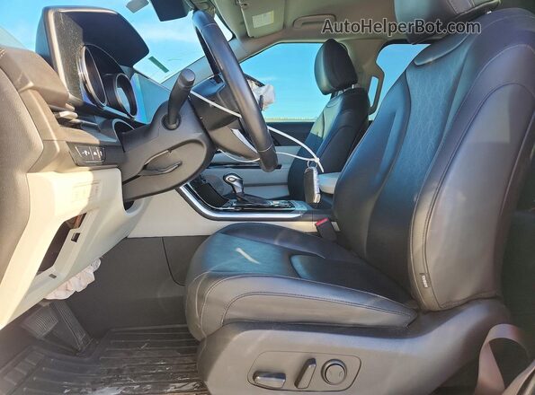 KNDNC5H37P6300392 2023 KIA CARNIVAL Бирюзовый Вид салона спереди