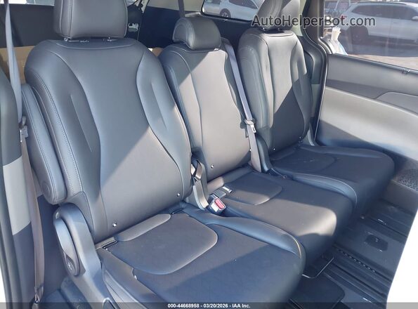 KNDNC5KA4T6149237 2026 KIA CARNIVAL MPV HYBRID Белый Вид наклейки с VIN-кодом