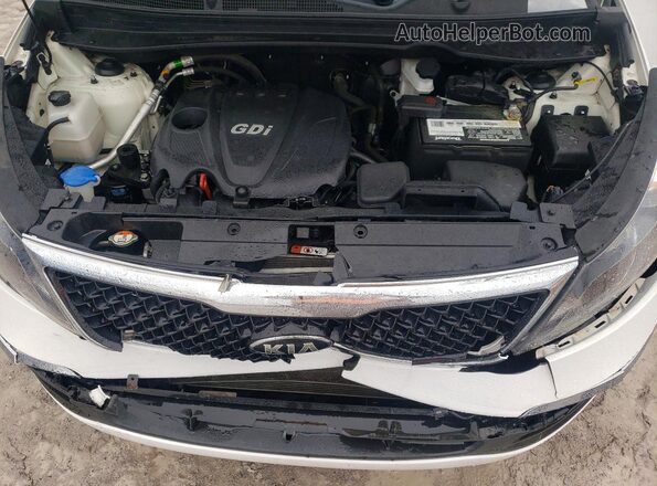 KNDPBCAC0G7876233 2016 KIA SPORTAGE White Vista del compartimento del motor