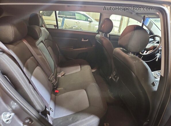 KNDPBCAC7G7803618 2016 KIA SPORTAGE Серый Вид задней части салона