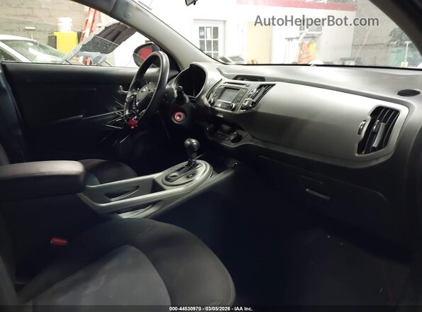 KNDPBCAC9G7875310 2016 KIA SPORTAGE Синий Вид салона спереди