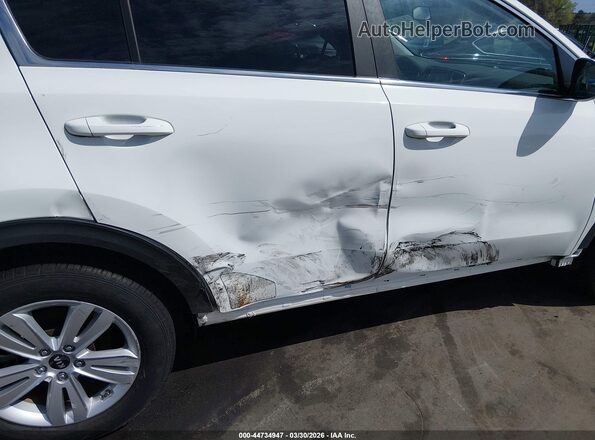 KNDPM3AC1J7301592 2018 KIA SPORTAGE Белый Вид спереди