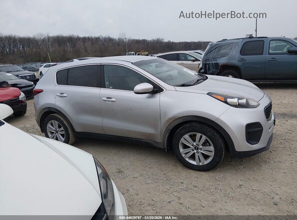 KNDPM3AC4J7382913 2018 KIA SPORTAGE Серебряный Вид задней части салона