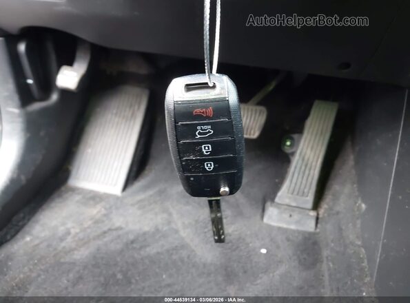 KNDPM3AC4J7470764 2018 KIA SPORTAGE Белый Вид панели приборов