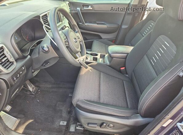 KNDPM3AC8J7337571 2018 KIA SPORTAGE Синий Вид салона спереди