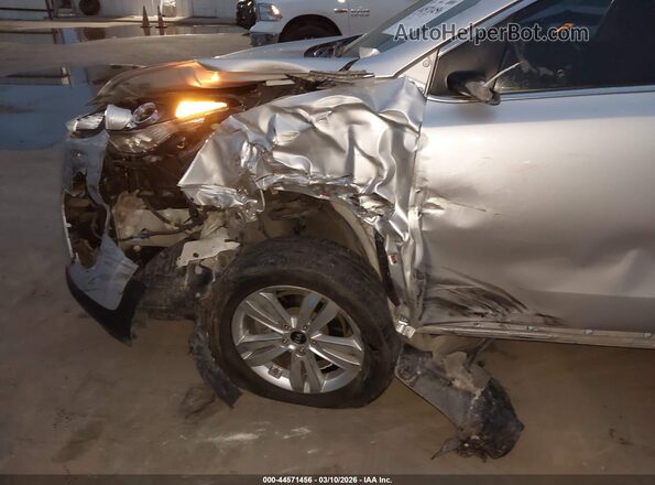 KNDPM3AC8K7593999 2019 KIA SPORTAGE Серебряный Вид спереди