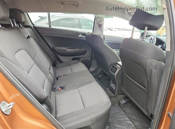 KNDPM3AC9M7888306 2021 KIA SPORTAGE Желто-коричневый Вид задней части салона