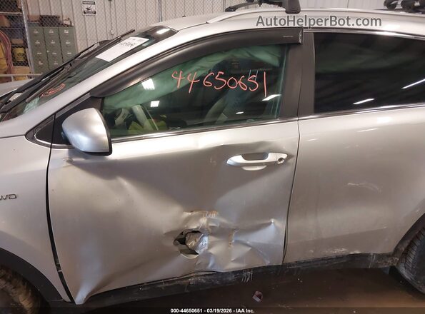 KNDPMCAC0K7515619 2019 KIA SPORTAGE Silver Widok z przodu