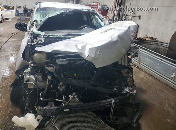 KNDPMCAC2K7553398 2019 KIA SPORTAGE Серебряный Вид спереди
