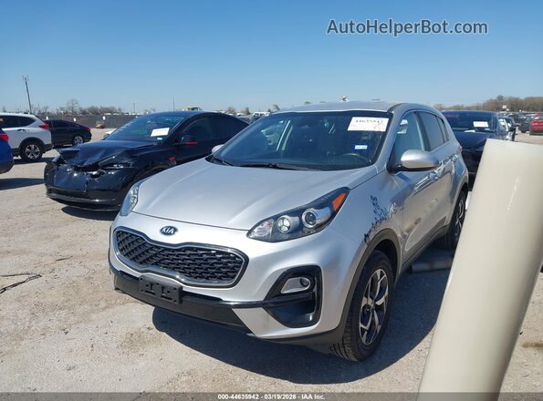 KNDPMCAC3L7658128 2020 KIA SPORTAGE Серебряный Передняя левая четверть