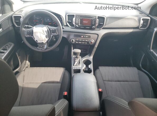 KNDPMCAC4K7617425 2019 KIA SPORTAGE Белый Вид панели приборов