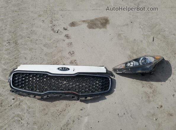 KNDPMCAC4K7617425 2019 KIA SPORTAGE Белый Вид подкапотного пространства